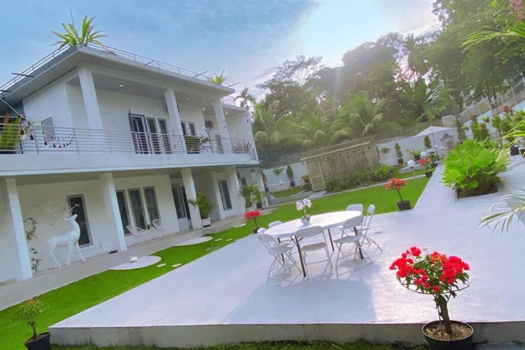 Garden Villa By Villapedia ボゴール エクステリア 写真